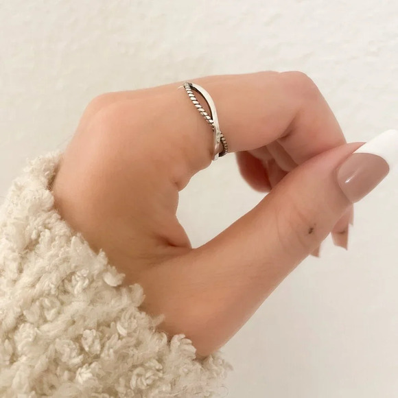 925 Sterling Silver Criss Cross Ring Dainty Layer Ring Stack Ring Band - Picture 3 of 9